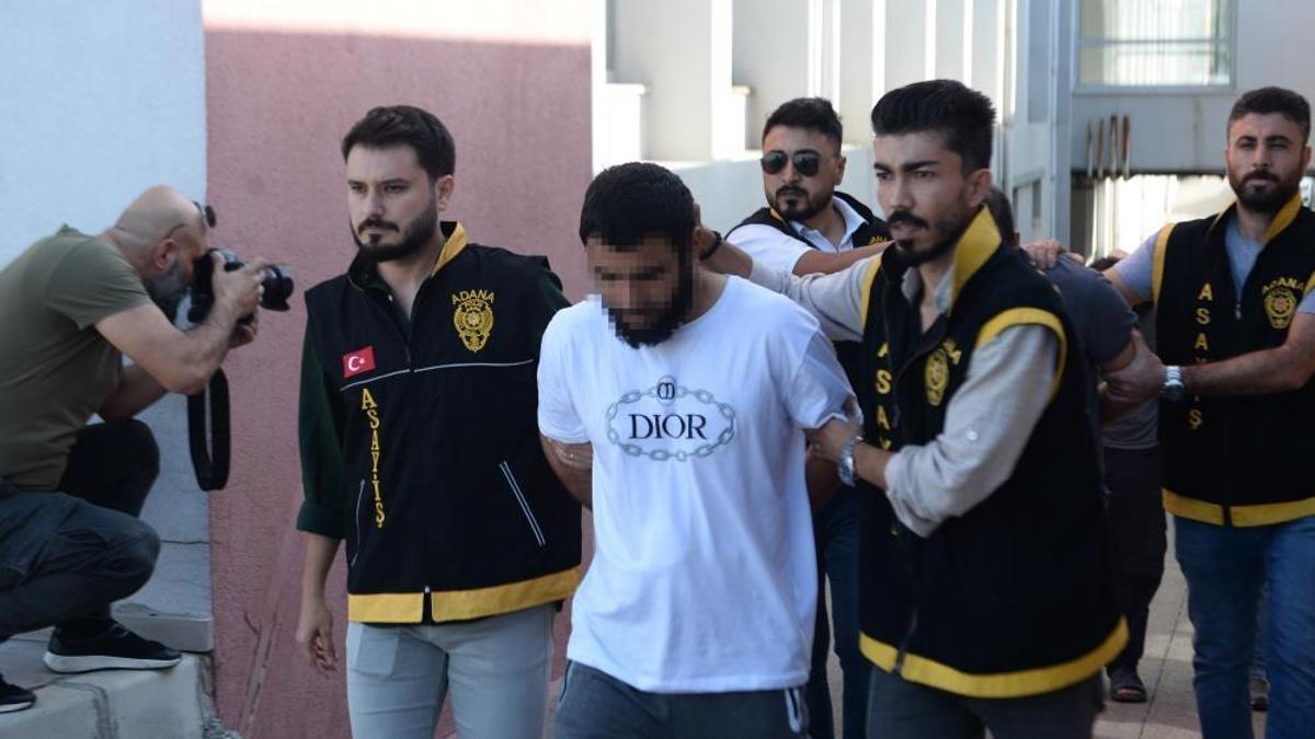 Deterjan paketinde silahlar çıktı, savunması ağızları açık bıraktı: 'Merakım var biriktiriyorum'