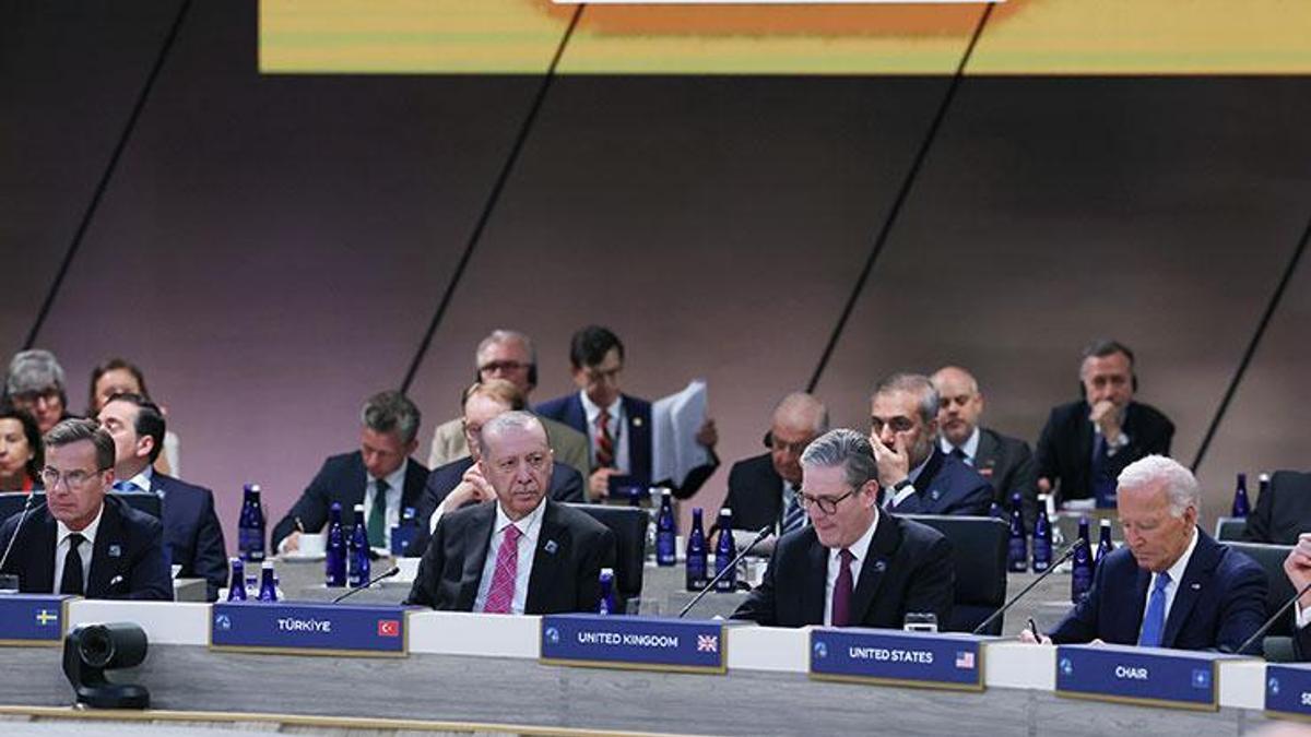 Cumhurbaşkanı Erdoğan, NATO Zirvesi'nde temaslarına devam ediyor