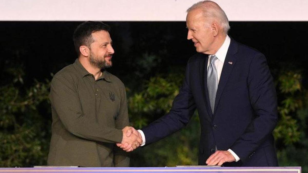 ABD Başkanı Joe Biden Zelenskiy'i 'Putin' diyerek sahneye çağırdı