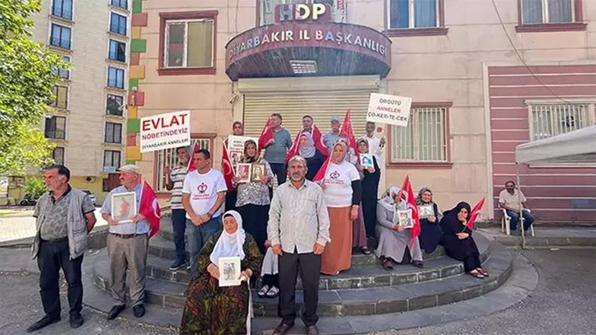 Diyarbakır'da evlat nöbeti tutan ailelerin sayısı 376 oldu