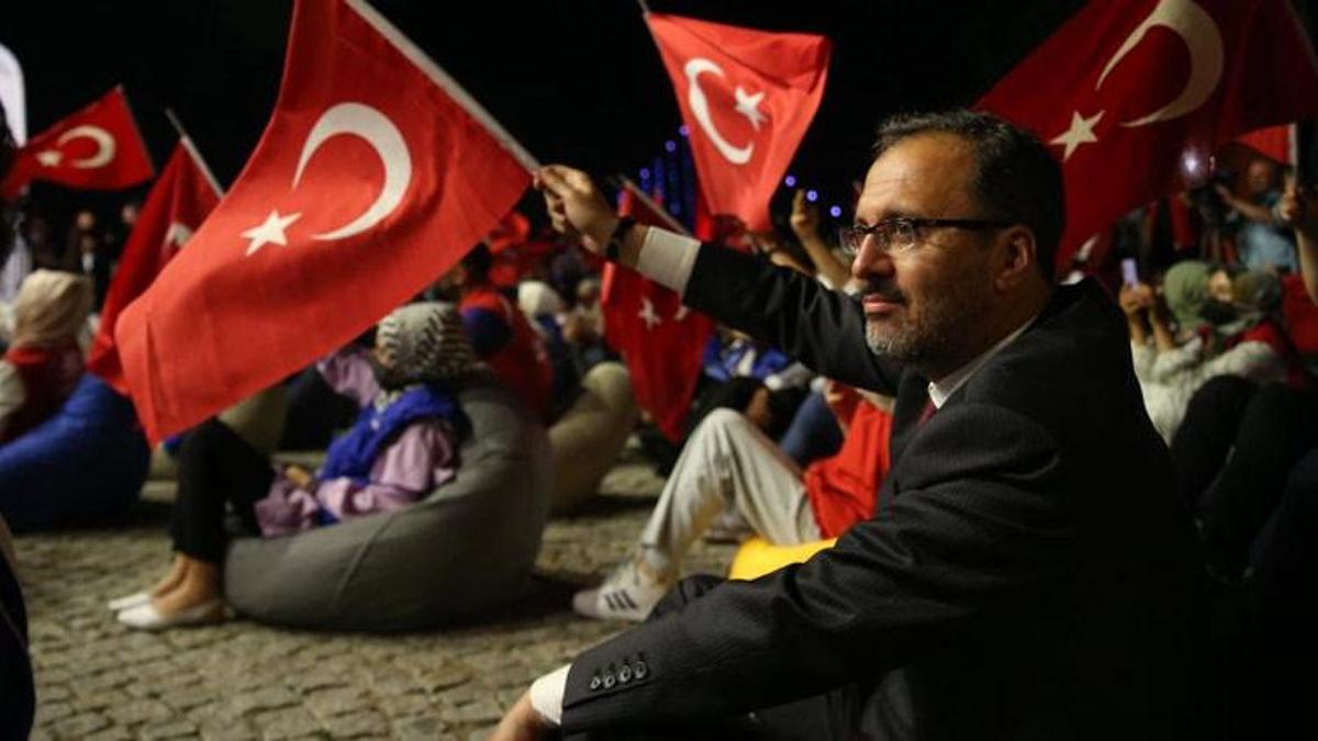 Dr. Mehmet Kasapoğlu'ndan 15 Temmuz mesajı: Bu millet kahramanlarını asla unutmayacak