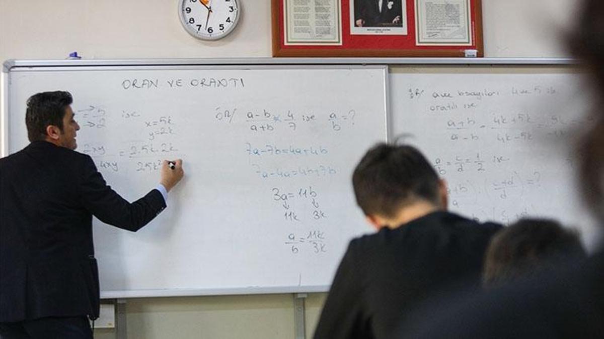 Ücretli öğretmenlik başvurusu ne zaman 2024? Ücretli öğretmenlik başvuruları başladı mı, başlayan ilçeler hangileri?