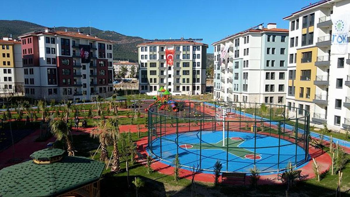 TOKİ taksitlerinde yüzde 50 ödeme kolaylığı! Bakan Kurum detayları açıkladı