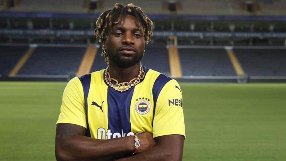 Saint Maximin geldiği ilk gün olay oldu! Galatasaray'a gönderme: Ağla iyi gelir