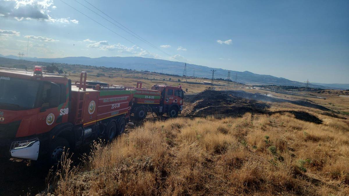 Bingöl’de çıkan örtü yangını, söndürüldü