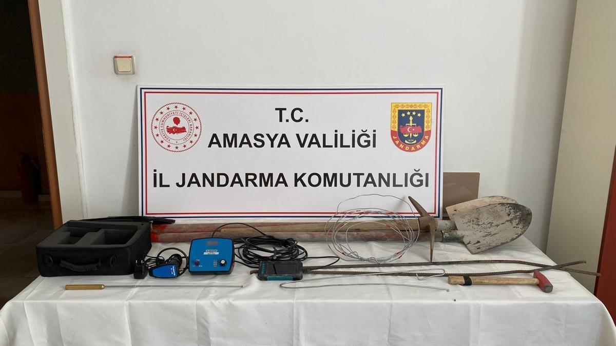 Amasya'da kaçak kazıya suçüstü; 11 gözaltı