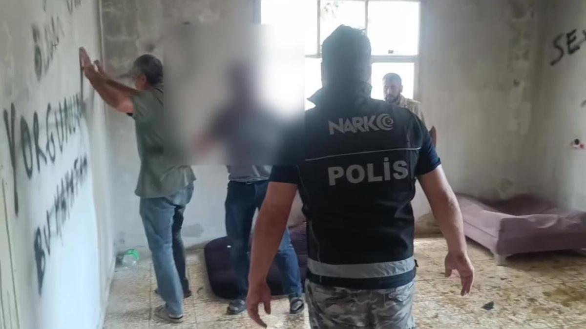 Adana'da metruk binalara şok uyuşturucu baskını!