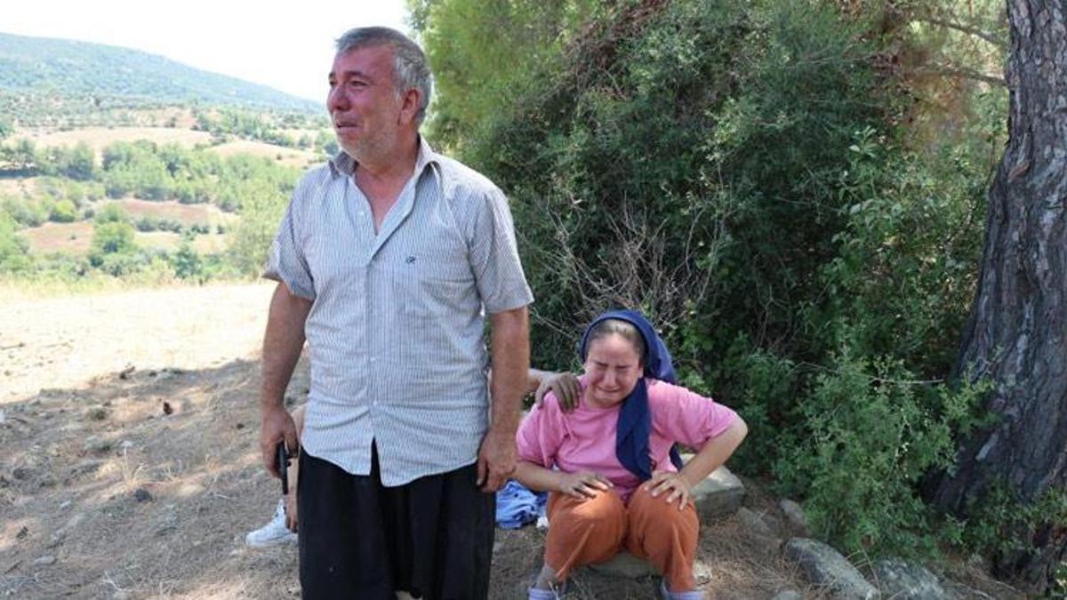 Adana'da evi yanan ailenin feryadı yürekleri dağladı, yangını gözyaşları ile izlediler