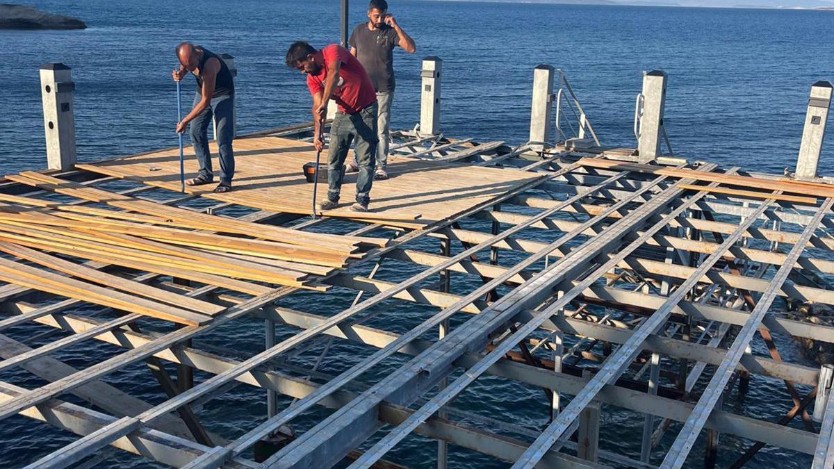 Ayıbalığı Koyu'ndaki izinsiz iskelenin sökümü yapıldı