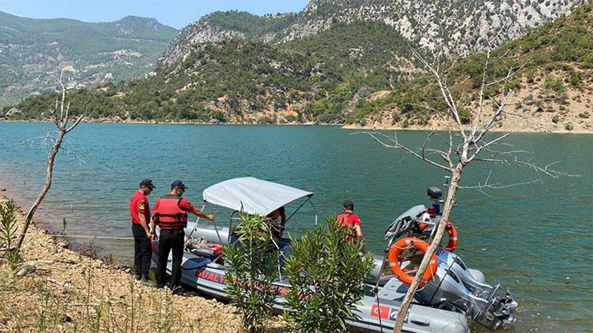 Adana'da suya batan helikopterin enkazı, balon sistemiyle çıkarılacak