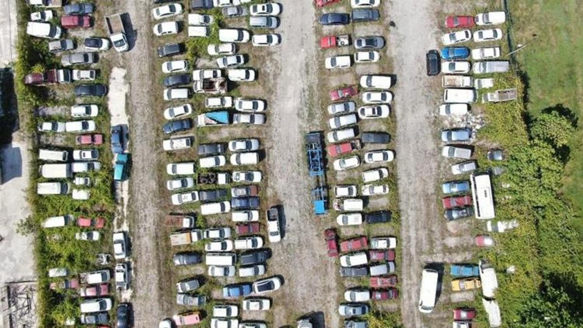 Kocaeli'nde milyonluk araçlar yedieminde çürüyor! "5 yıldır otoparkta yatıyor"