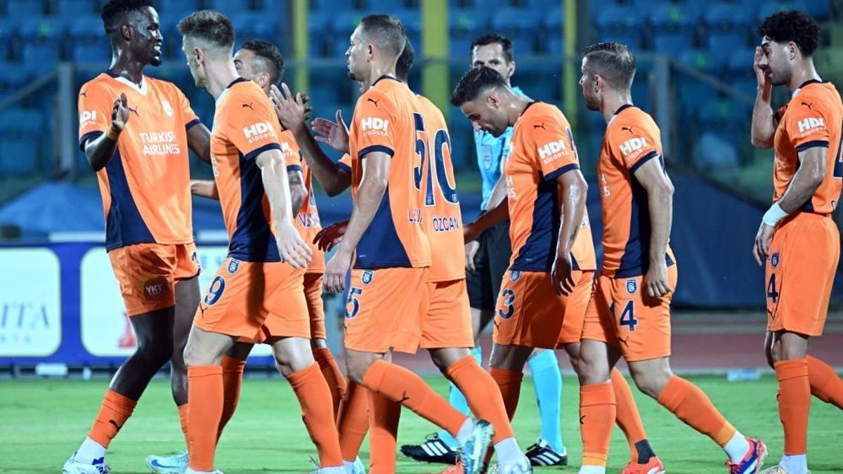 Başakşehir, Gürcistan'dan avantajlı dönüyor