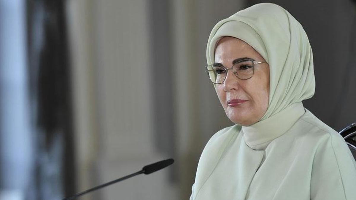 Emine Erdoğan, Bangladeş Geçici Hükümeti Başkanı Yunus'u tebrik etti