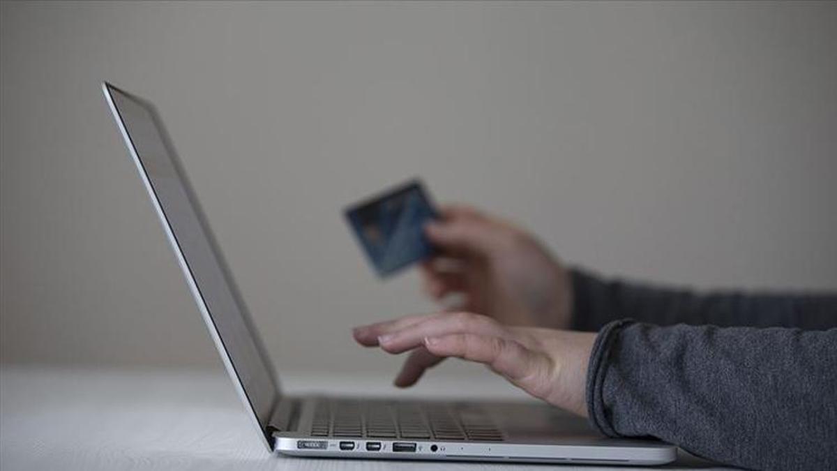 İnternetten alışveriş yapanlar için yeni karar! Bakanlık duyurdu, ertelendi