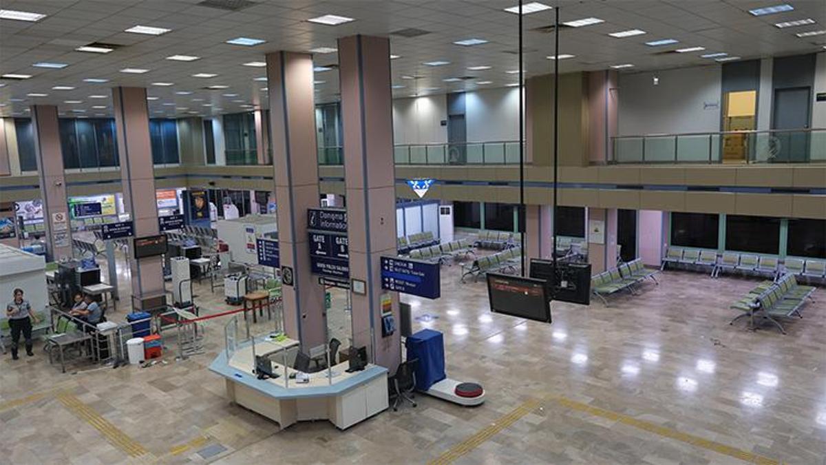 Adana Havalimanı'nda taşınma işlemleri başladı