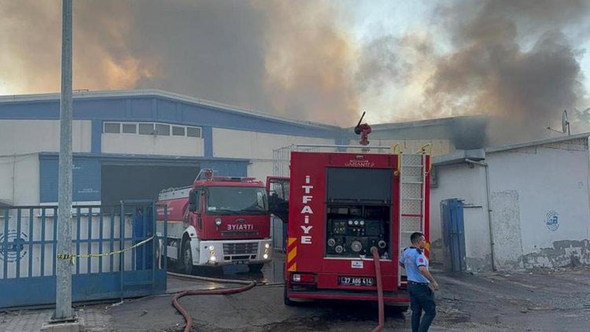 Gaziantep'te elyaf fabrikasında korkutan yangın
