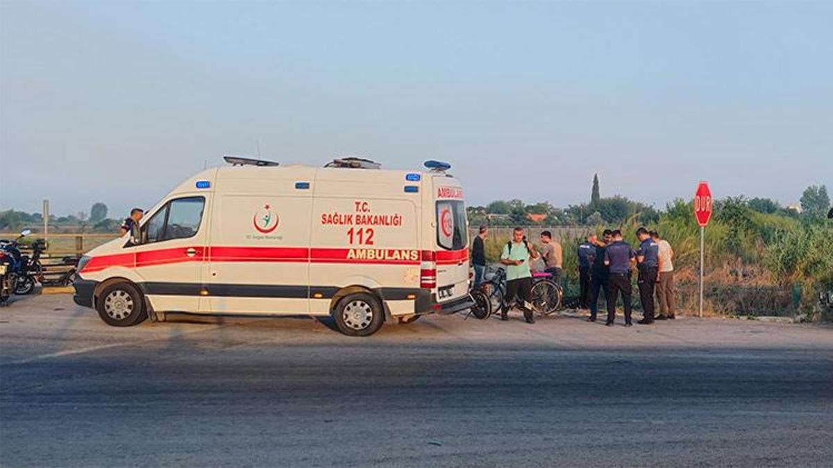 Adana'da kahreden kaza! Yolun bittiğini fark etmeyip sulama kanalına düştüler