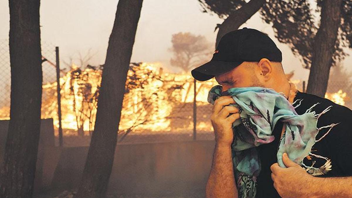 Yunanistan'da korkunç yangın! Türkiye'den komşuya yardım eli