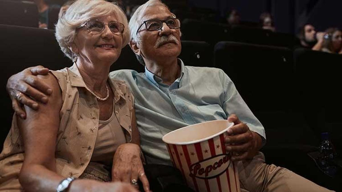 Emeklilere sinema salonlarında indirim!