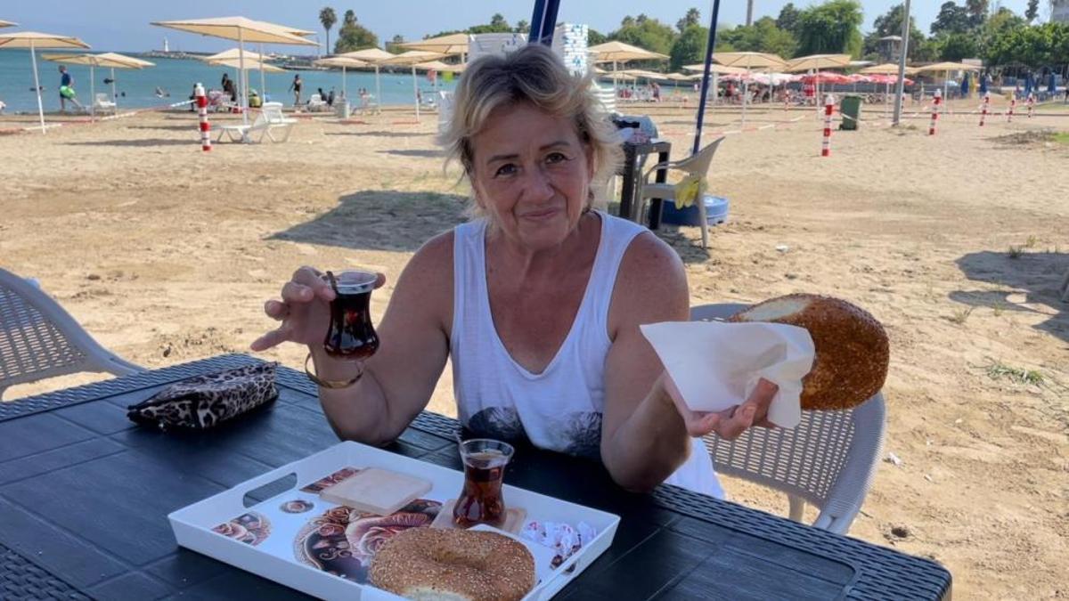 Adana Yumurtalık sahilinde çay 2 simit 5 TL