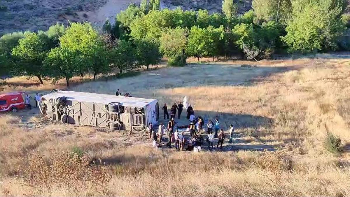 Malatya'da yolcu otobüsü şarampole yuvarlandı: 11 yaralı