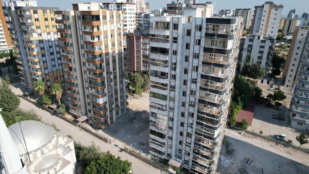 Adana’da orta hasarlı binalar yıkılıyor: 3 bin 972 bina yıkılacak