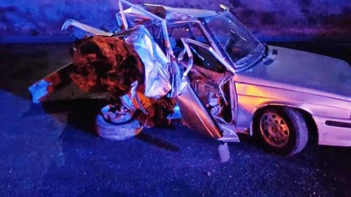 Gaziantep'te 2 otomobil çarpıştı! Ölü ve yaralılar var