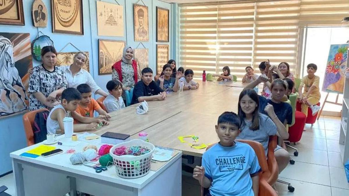 Adana Gençlik Merkezi Yaz Okulu'nda coşkulu başlangıç