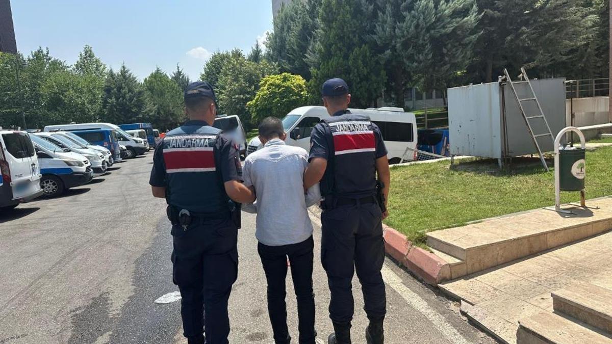 Yolcu otobüsündeki valizde 1,5 kilo esrar ele geçirildi