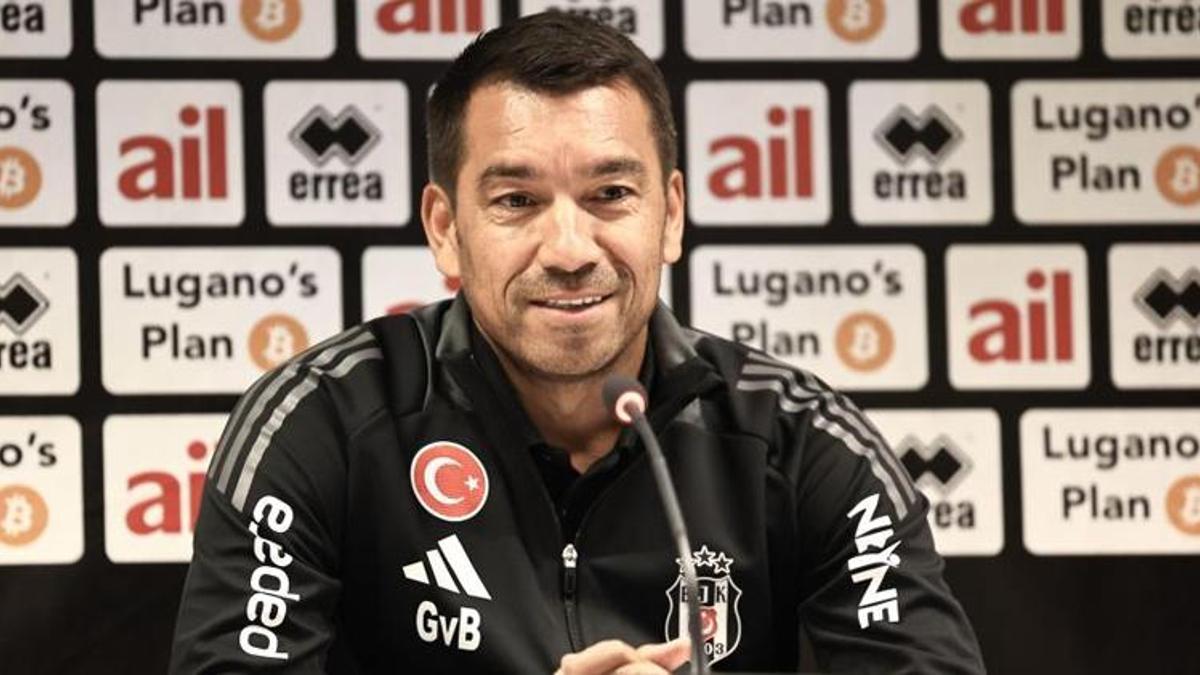 Beşiktaş'ta Bronckhorst ayrılığı açıkladı: Kadroda yer almıyor