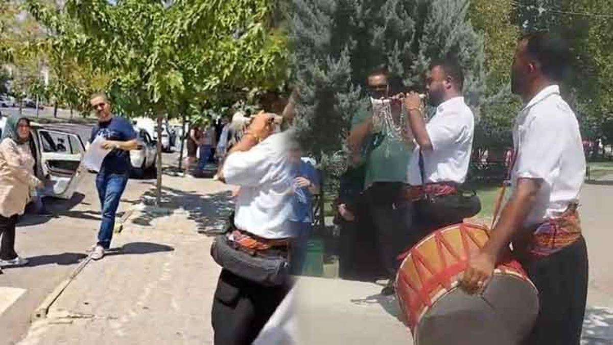 Gaziantep'te direksiyon sınavını geçen eşine davul zurnalı sürpriz yaptı