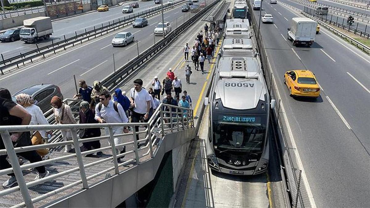 İstanbullular dikkat! Metrobüs hattında bazı duraklar hizmet veremeyecek