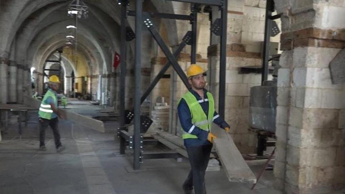 Gaziantep'te depremde hasar gören asırlık Zincirli Bedesten restore ediliyor