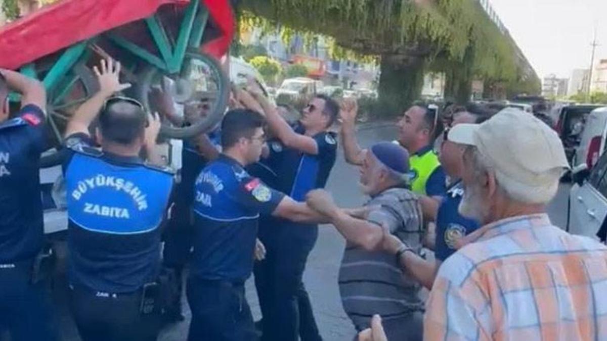 Adana'da zabıta ekipleri kaldırım işgaliyle mücadele başlattı