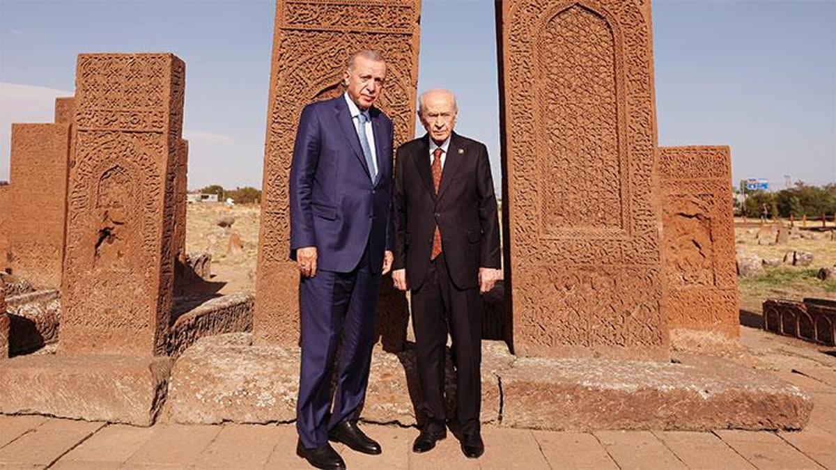 Cumhurbaşkanı Erdoğan, Selçuklu Mezarlığı ziyaret etti