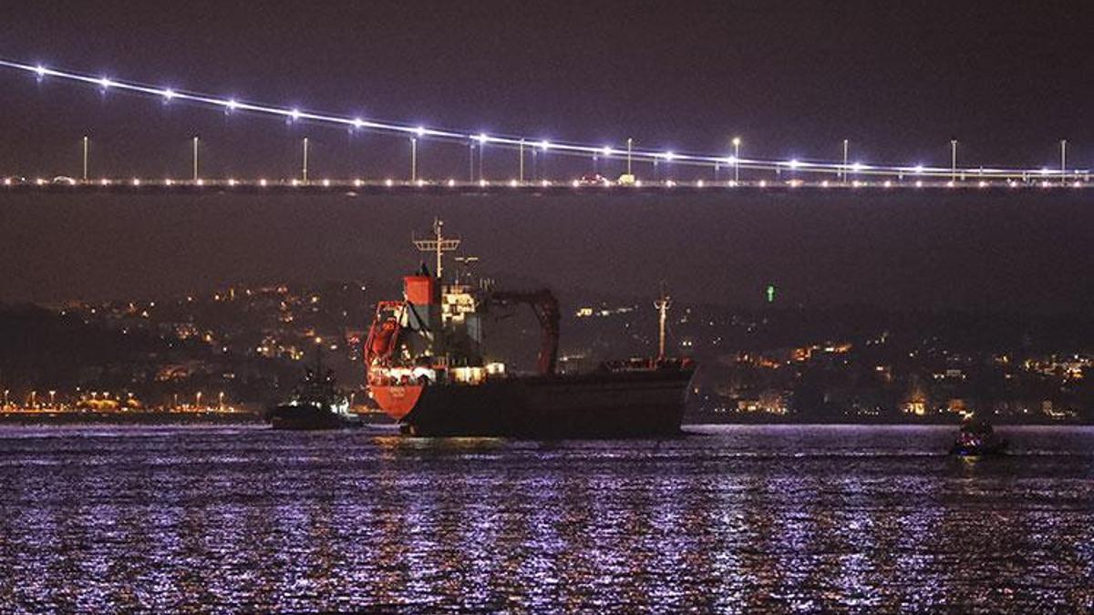 İstanbul Boğazı gemi trafiğine çift yönlü kapatıldı