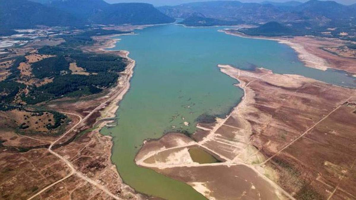 İzmir'de Tahtalı Barajı son 16 yılın en düşük su seviyesinde