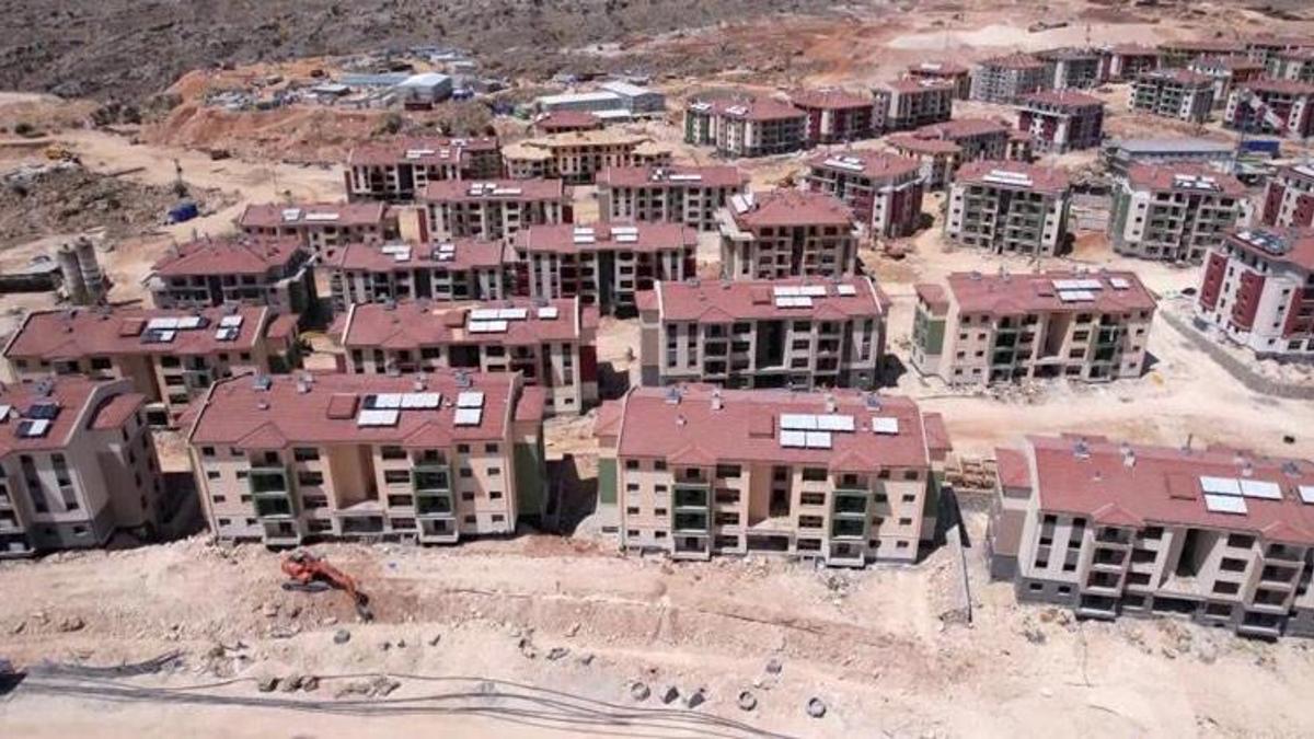 Adıyaman Besni'de kalıcı deprem konutları teslim edilmeye başlandı