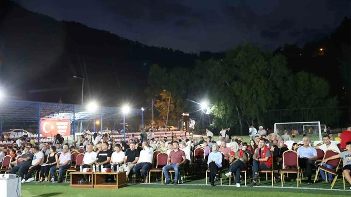 Açık hava sinemasında duygu dolu anlar: Şehit Öğretmen Aybüke Yalçın'ın filmi gösterildi