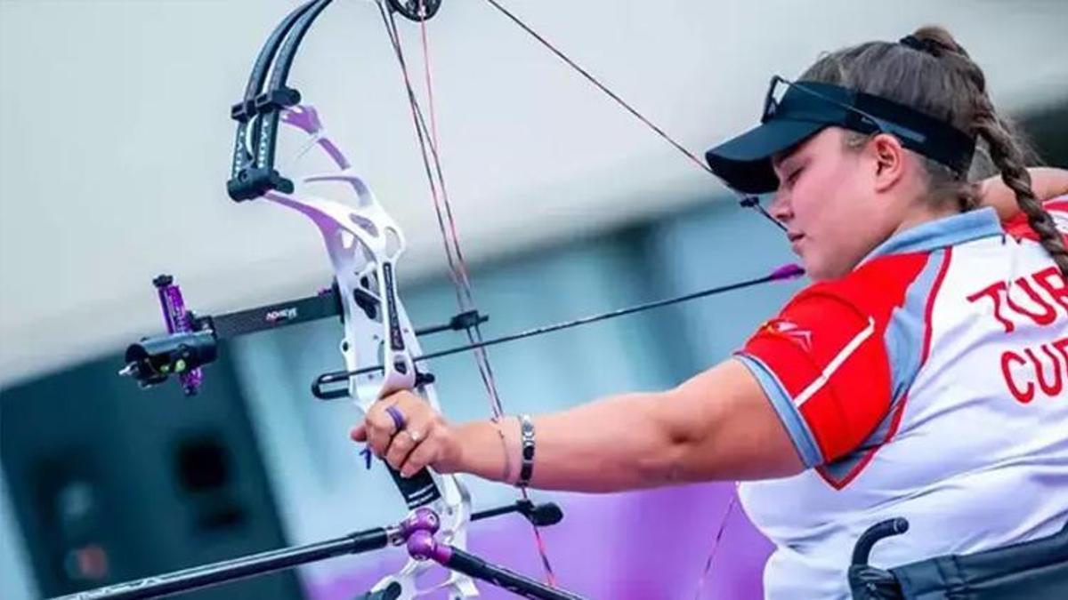 Milli sporcumuz Öznur'dan Paris 2024'te dünya rekoru!