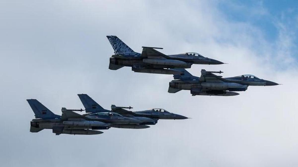 Ukrayna dünyaya duyurdu: F-16 savaş uçağını düşürdük