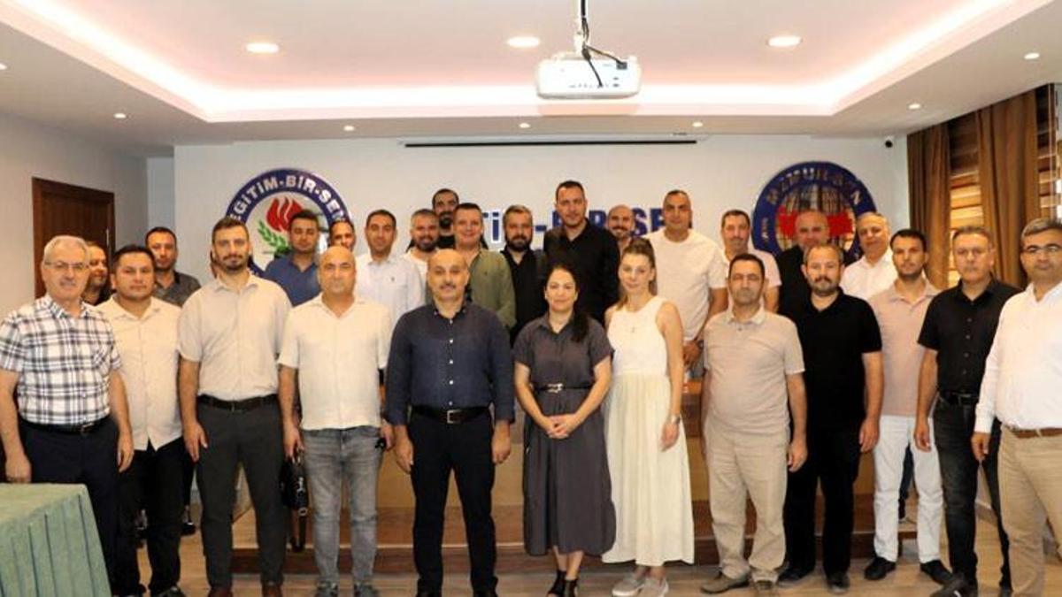 Eğitim-Bir-Sen Adana Şubesi'nde devir teslim töreni gerçekleşti