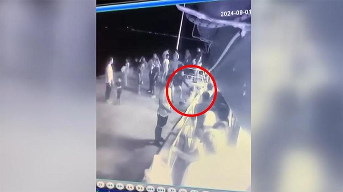 İskele ile gemi arasında kaldı! Mucize kurtuluş kameralara yansıdı