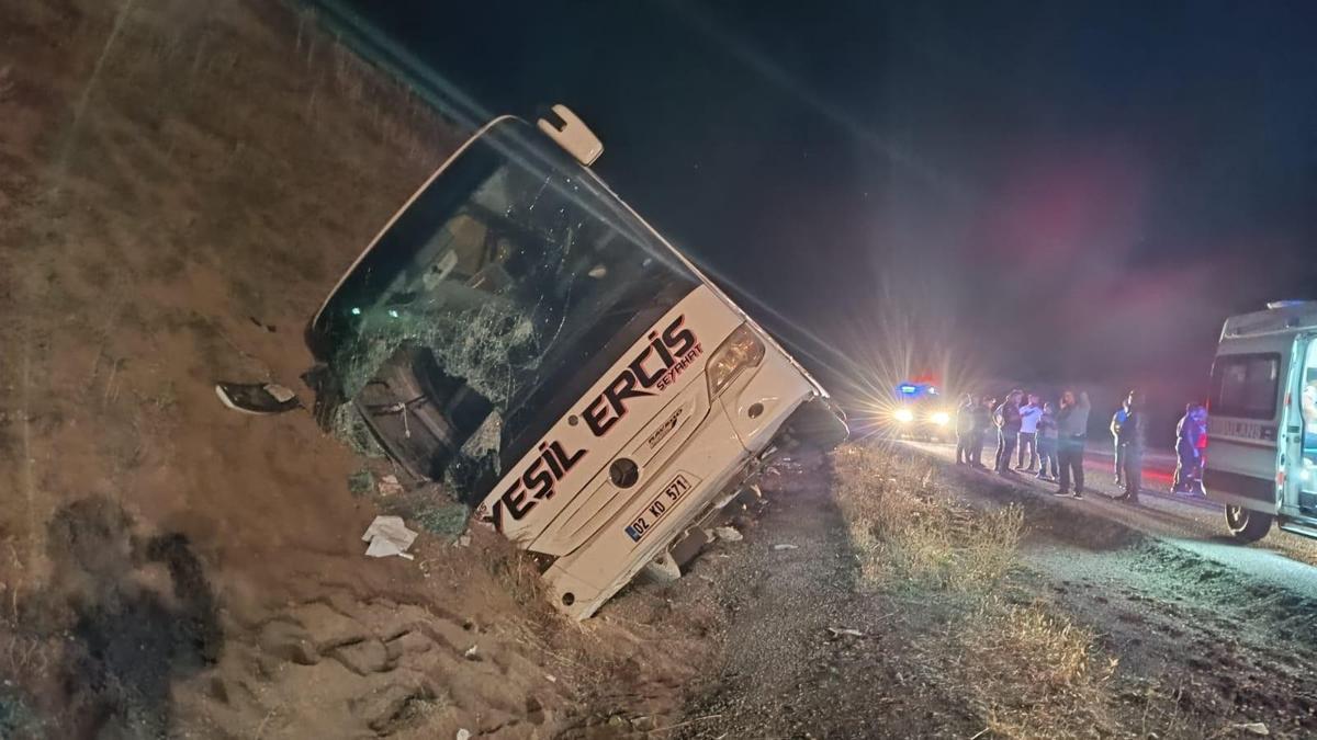 Sivas'ta yolcu otobüsü devrildi: 24 yaralı