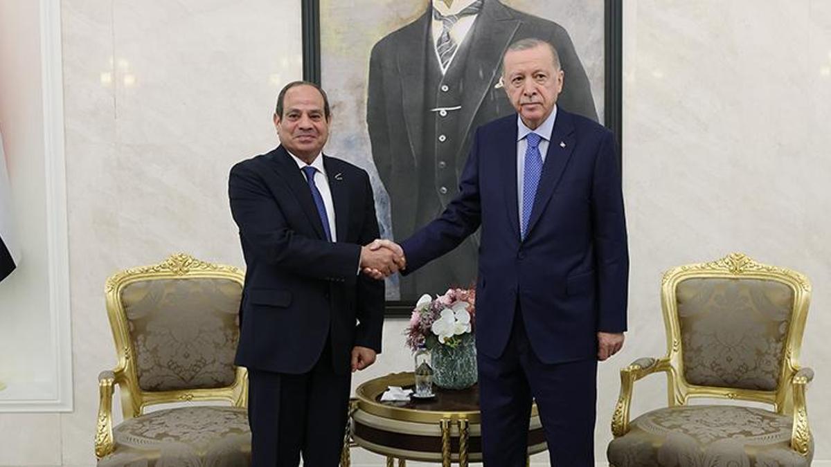 Mısır Cumhurbaşkanı Ankara'da! Erdoğan ile görüşen Sisi'den ilk mesaj
