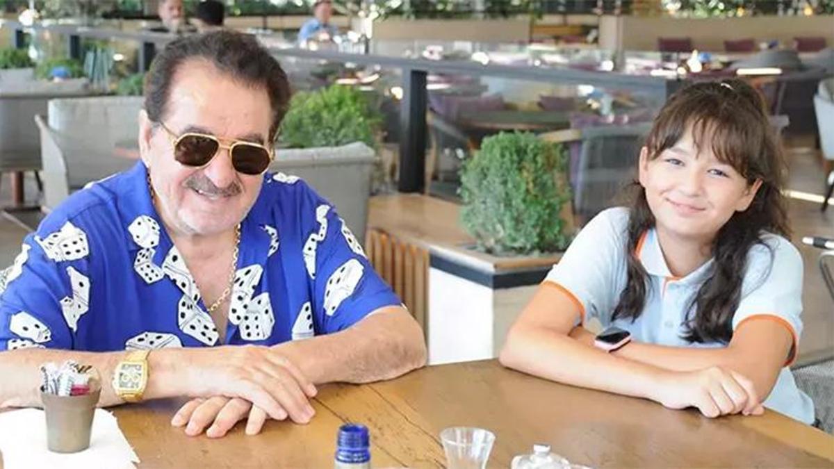 İbrahim Tatlıses ve kızı Elif Ada'dan okul çıkışı buluşması