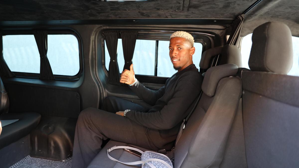 Trabzonspor'un yeni transferi Simon Banza kente geldi
