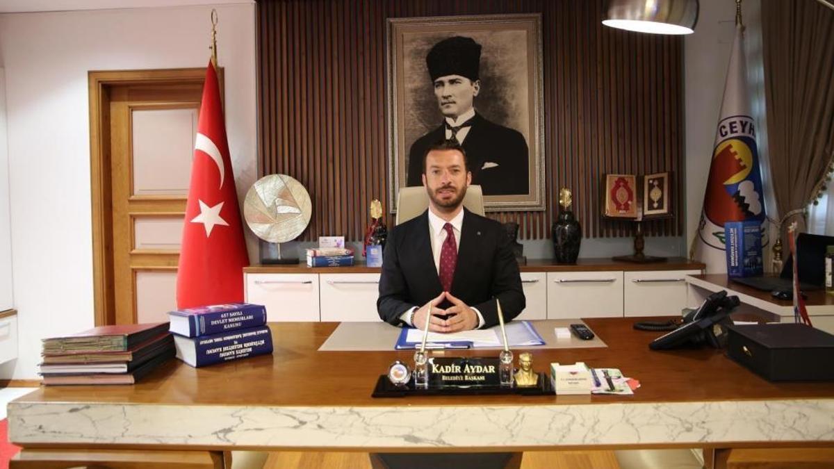 CHP'li Ceyhan Belediye Başkanı'na siyasi yasak!