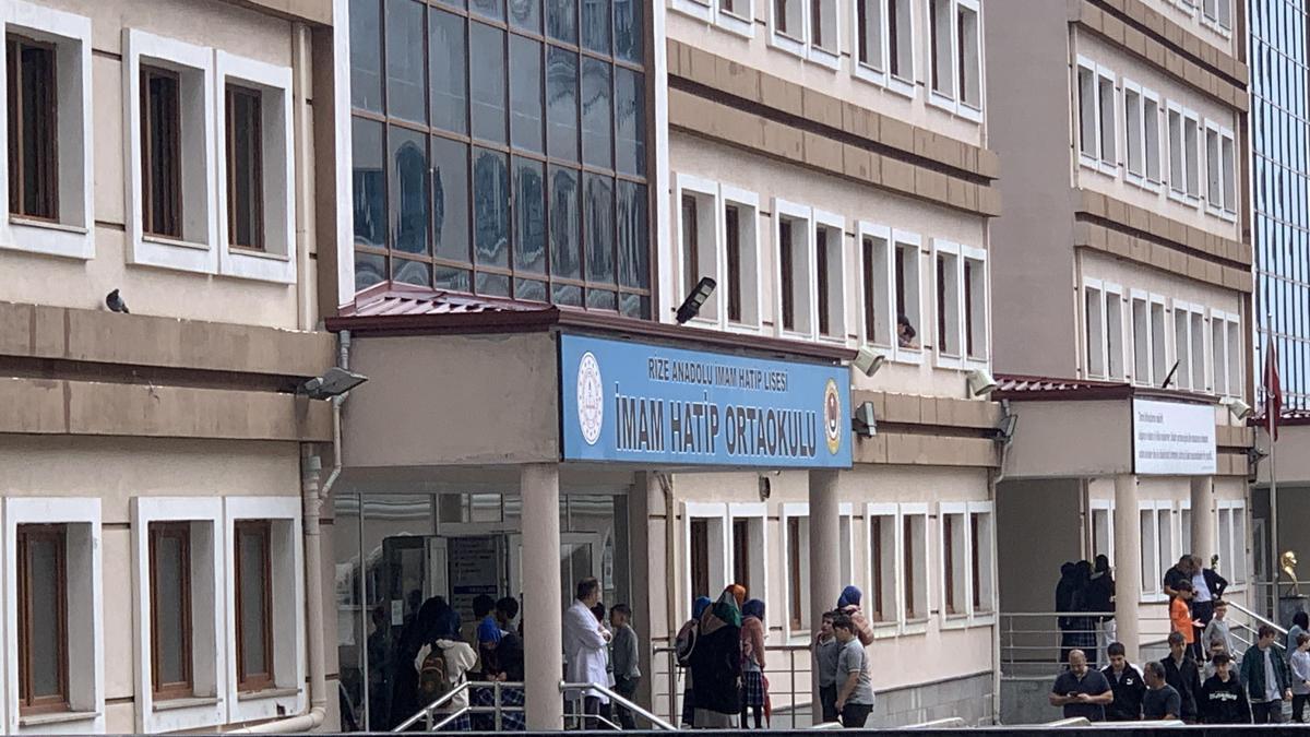 Okulda yangın merdiveninden düşen 14 yaşındaki Gizem, öldü