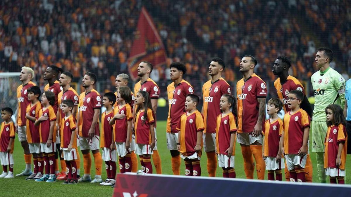 Galatasaray'da 2 futbolcu Fenerbahçe derbisinde yok!